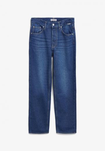 Прямые джинсы