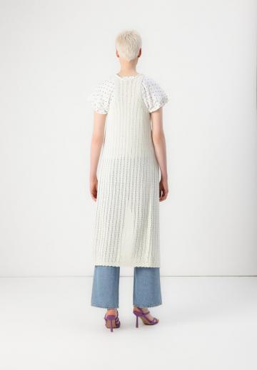 Длинный жилет