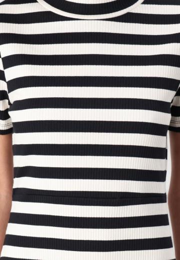 Вязаное платье