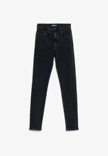 Узкие джинсы