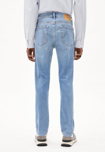 Узкие джинсы