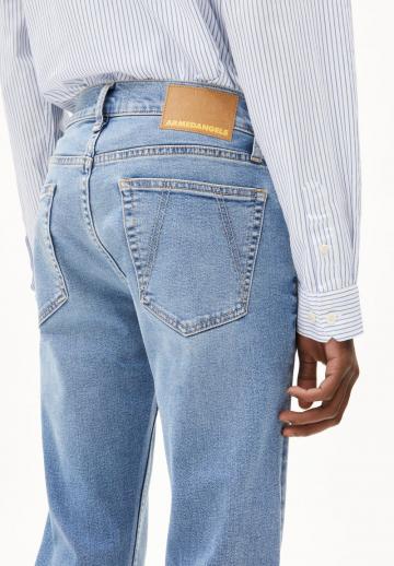 Узкие джинсы