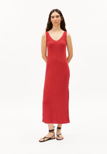 Вязаное платье