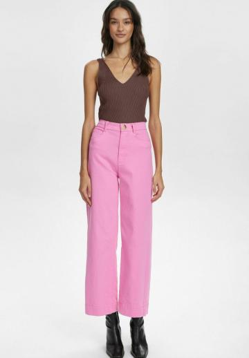 Прямые джинсы