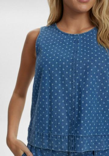 Джинсовая жилетка