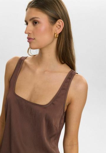 Блузка без рукавов