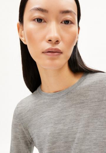 Длинный пуловер