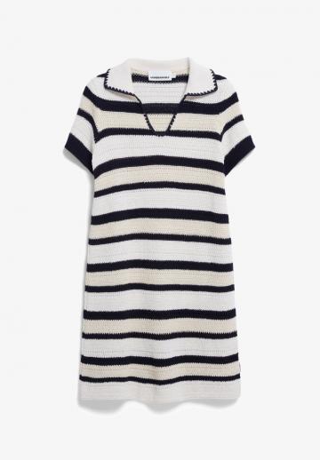 Вязаное платье