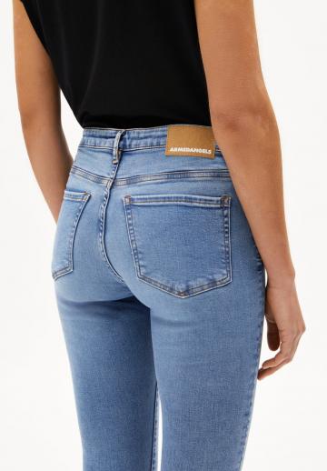 Узкие джинсы