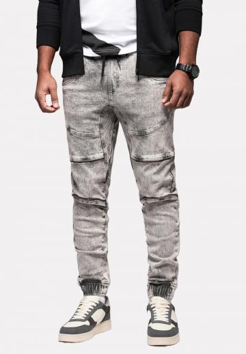 Узкие джинсы