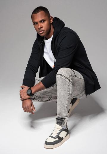 Узкие джинсы