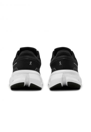 Беговые кроссовки