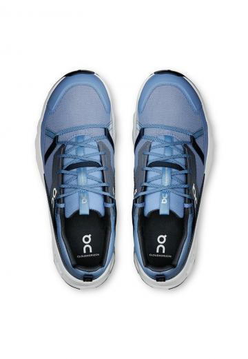 Походные кроссовки