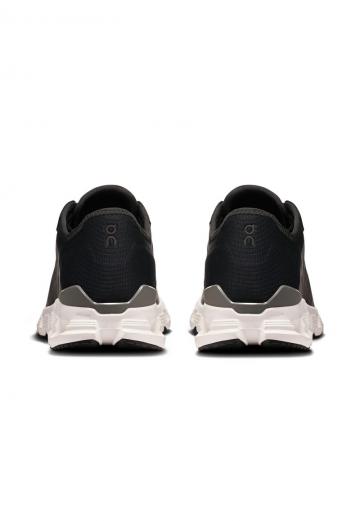 Тренировочные кроссовки