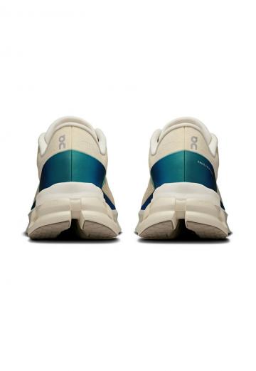 Беговые кроссовки