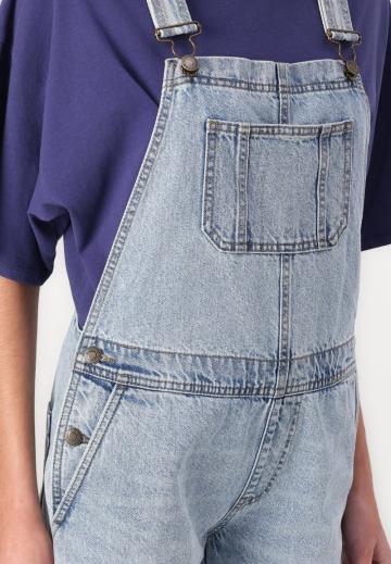 Джинсовый комбинезон