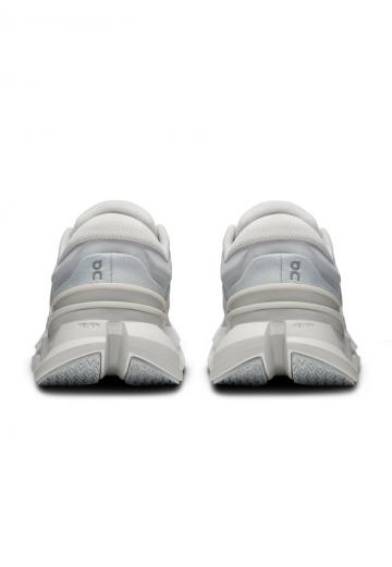 Беговые кроссовки