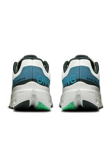 Беговые кроссовки