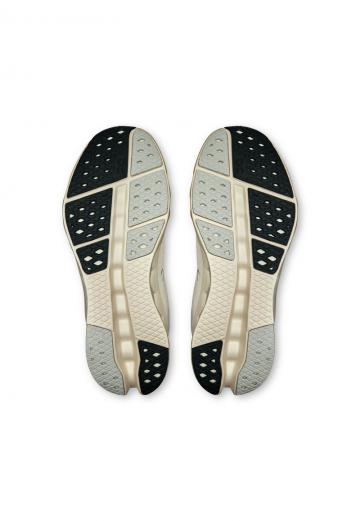 Беговые кроссовки