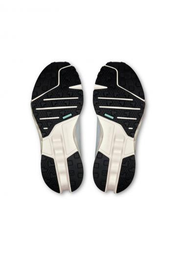 Беговые кроссовки