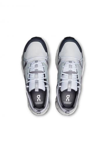 Походные кроссовки