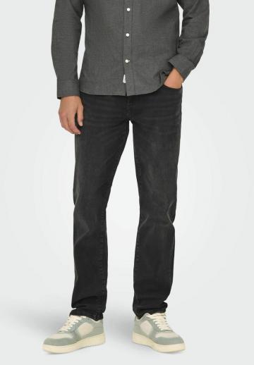 Прямые джинсы