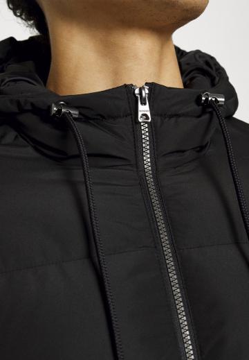 Зимняя куртка