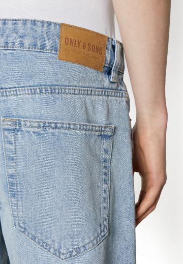 Прямые джинсы