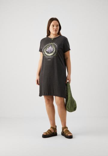 Короткое платье