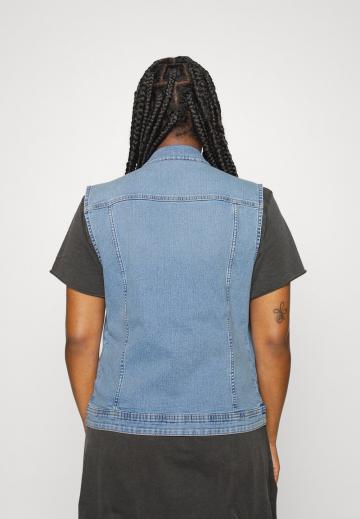 Джинсовая жилетка