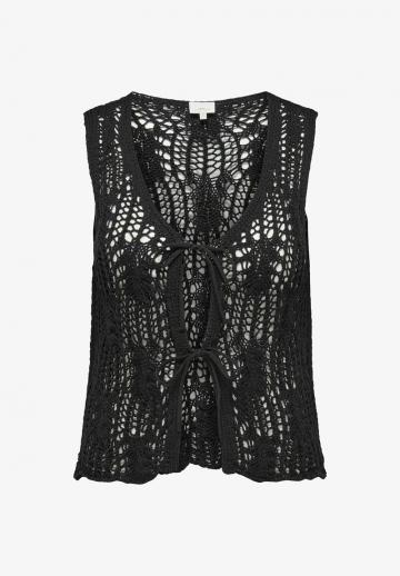 Вязаный жилет