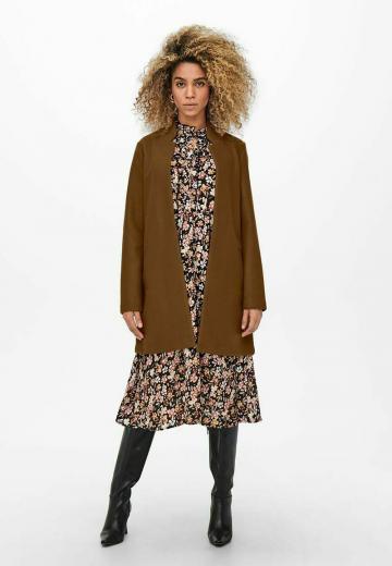 Короткое пальто