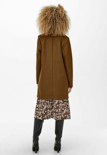 Короткое пальто