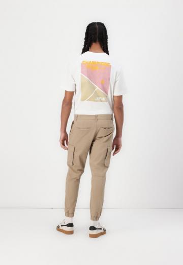 Брюки с накладными карманами