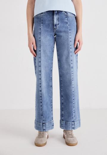 Свободные джинсы