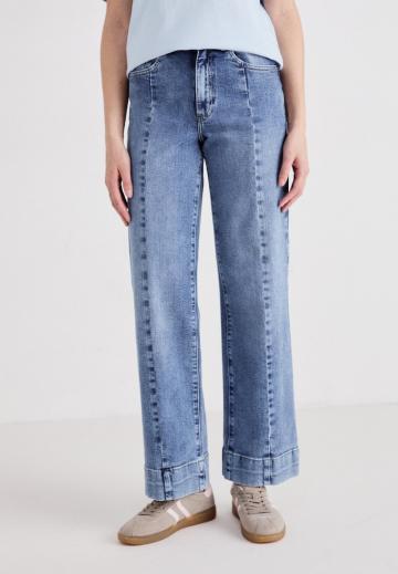 Свободные джинсы