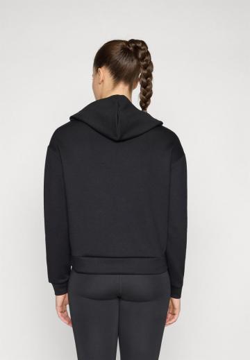 Спортивная толстовка