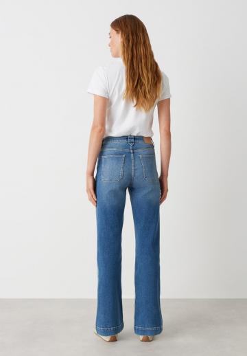 Прямые джинсы