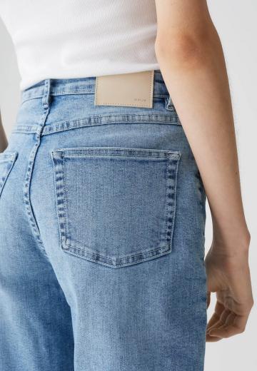 Короткие джинсы