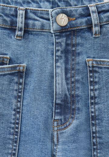 Короткие джинсы