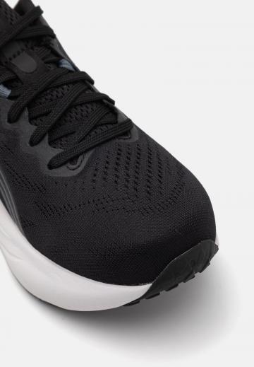 Беговые кроссовки