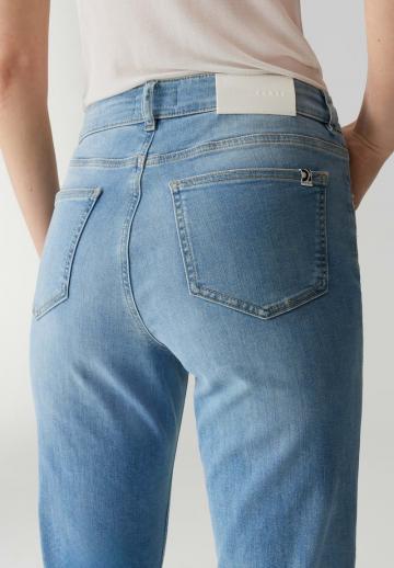 Узкие джинсы