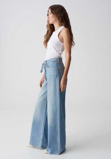 Клешеные брюки