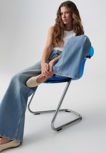 Клешеные брюки