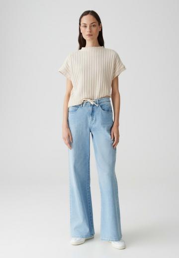 Клешеные брюки