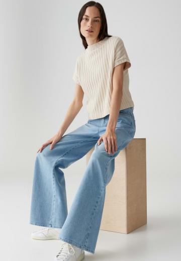 Клешеные брюки