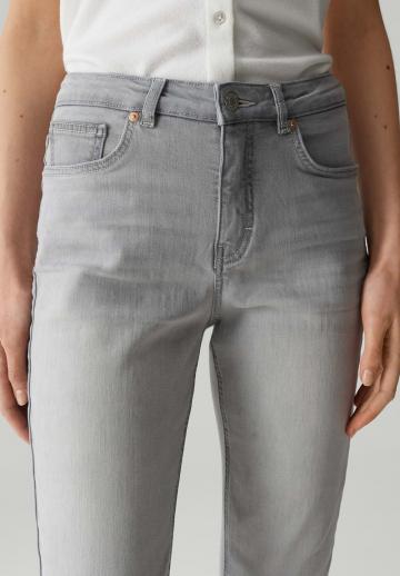 Короткие джинсы