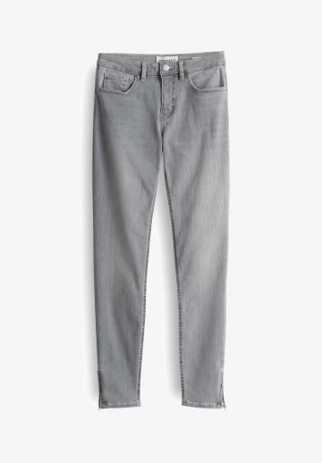 Короткие джинсы