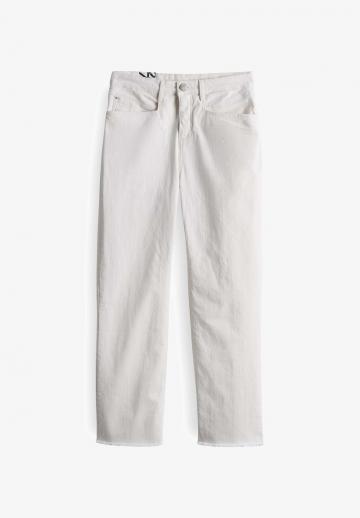 Короткие джинсы