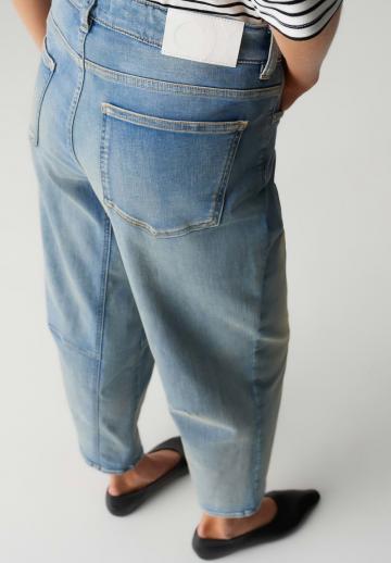 Короткие джинсы